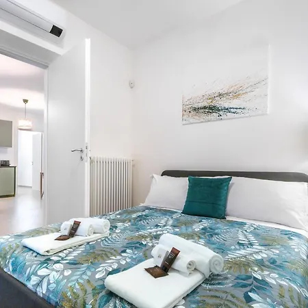 Lägenhet V-home Nel Centro Del Quadrilatero Con 2 Da Letto *
