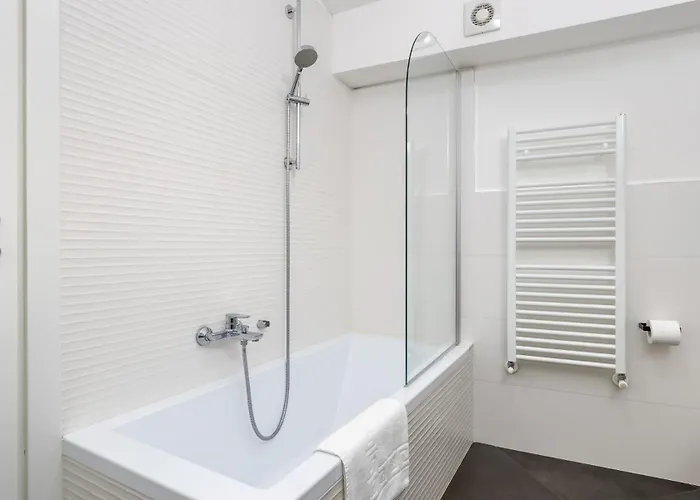 V-home Nel Centro Del Quadrilatero Con 2 Da Letto *