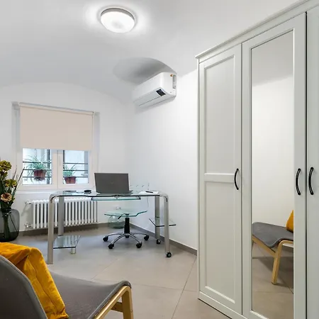 아파트 V-home Nel Centro Del Quadrilatero Con 2 Da Letto